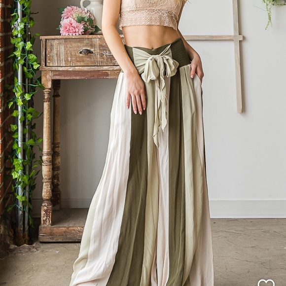 Oli & Hali Dresses & Skirts - Elegant Olive and Cream Palazzo Pants